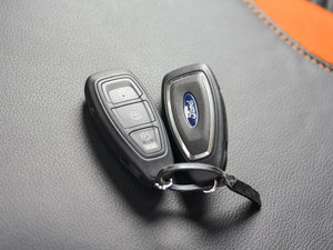 2015Ɏ EcoBoost 180 Ԅ\ ܇耳