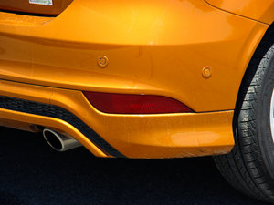 2015Ɏ EcoBoost 180 Ԅ\ ^