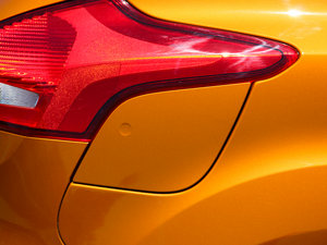 2015Ɏ EcoBoost 180 Ԅ\ ^