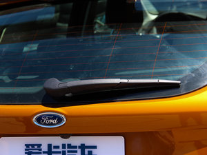 2015Ɏ EcoBoost 180 Ԅ\ ^