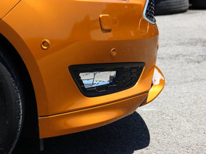 2015Ɏ EcoBoost 180 Ԅ\ ^