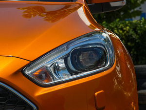 2015Ɏ EcoBoost 180 Ԅ\ 