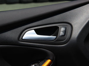 2015Ɏ EcoBoost 180 Ԅ\ g