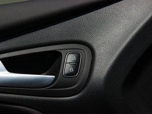 2015Ɏ EcoBoost 180 Ԅ\ g