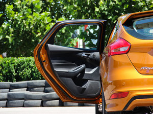 2015Ɏ EcoBoost 180 Ԅ(dng)\(yn)(dng) ܇T