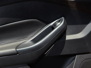 2015Ɏ EcoBoost 180 Ԅ\ g