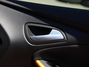 2015Ɏ EcoBoost 180 Ԅ\ g