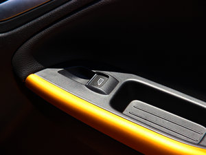 2015Ɏ EcoBoost 180 Ԅ\ g