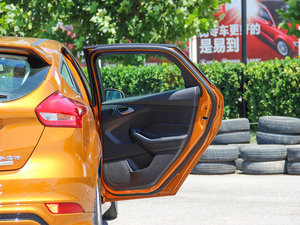 2015Ɏ EcoBoost 180 Ԅ\ g