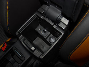 2015Ɏ EcoBoost 180 Ԅ\ g