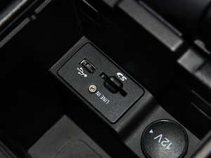 2015Ɏ EcoBoost 180 Ԅ\ g