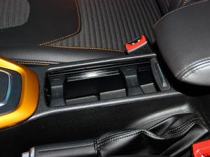 2015Ɏ EcoBoost 180 Ԅ\ g