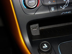 2015Ɏ EcoBoost 180 Ԅ\ g