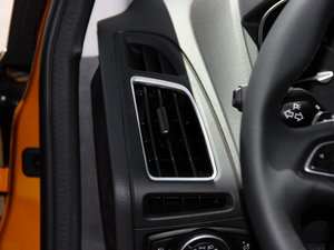 2015Ɏ EcoBoost 180 Ԅ\ g