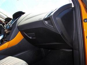 2015Ɏ EcoBoost 180 Ԅ\ g