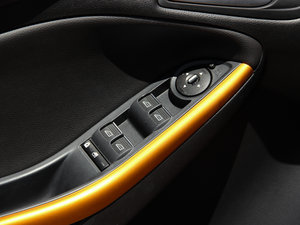 2015Ɏ EcoBoost 180 Ԅ\ {܇ƅ^	