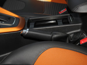 2015Ɏ EcoBoost 180 Ԅ\ v܇Ƅ