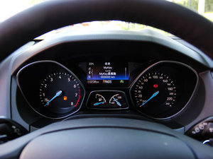 2015Ɏ EcoBoost 180 Ԅ\ x