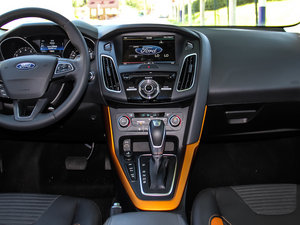 2015Ɏ EcoBoost 180 Ԅ\ п_