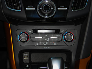 2015Ɏ EcoBoost 180 Ԅ\ {{