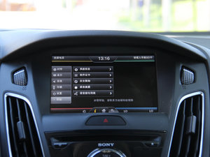 2015Ɏ EcoBoost 180 Ԅ\ п؅^(q)