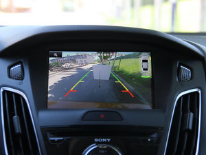 2015Ɏ EcoBoost 180 Ԅ\ п؅^(q)