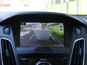 2015Ɏ EcoBoost 180 Ԅ\ п؅^(q)