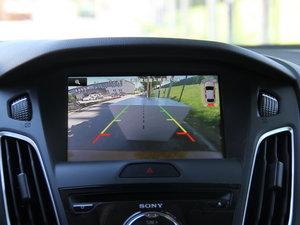 2015Ɏ EcoBoost 180 Ԅ\ п؅^(q)