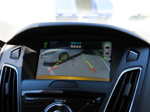 2015Ɏ EcoBoost 180 Ԅ\ п؅^(q)