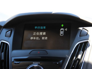 2015Ɏ EcoBoost 180 Ԅ\ п؅^(q)