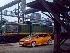 2015Ɏ EcoBoost 180 Ԅ\ w^