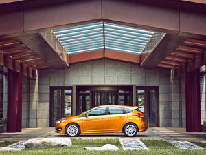 2015Ɏ EcoBoost 180 Ԅ\ w^