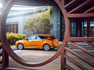 2015Ɏ EcoBoost 180 Ԅ\ w^