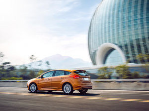 2015Ɏ EcoBoost 180 Ԅ\ w^