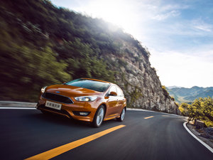 2015Ɏ EcoBoost 180 Ԅ\ w^