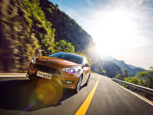 2015Ɏ EcoBoost 180 Ԅ\ w^