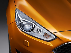 2015Ɏ EcoBoost 180 Ԅ\ ^