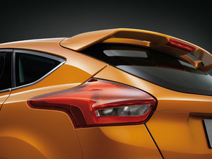 2015Ɏ EcoBoost 180 Ԅ\ ^