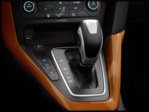 2015Ɏ EcoBoost 180 Ԅ\ п؅^