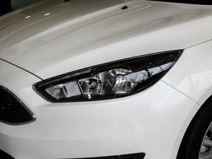 2015Ɏ EcoBoost 180 Ԅ\ ^