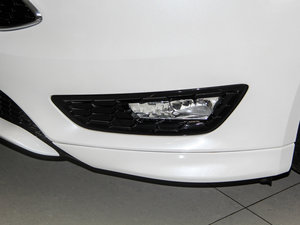 2015Ɏ EcoBoost 180 Ԅ\ ^