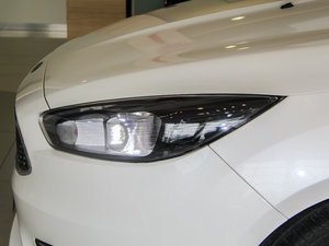 2015Ɏ EcoBoost 180 Ԅ\ ^