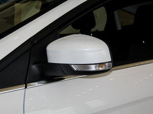 2015Ɏ EcoBoost 180 Ԅ\ ^