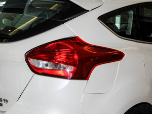 2015Ɏ EcoBoost 180 Ԅ\ ^