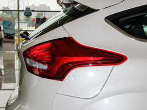 2015Ɏ EcoBoost 180 Ԅ\ ^