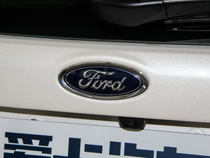 2015Ɏ EcoBoost 180 Ԅ\ ^