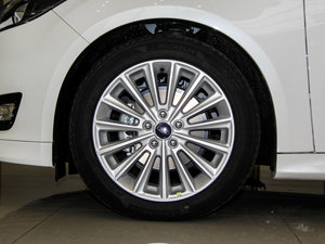 2015Ɏ EcoBoost 180 Ԅ(dng)\(yn)(dng) ݆Ȧ