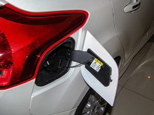 2015Ɏ EcoBoost 180 Ԅ(dng)\(yn)(dng) w