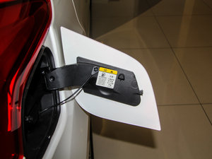 2015Ɏ EcoBoost 180 Ԅ\ ^