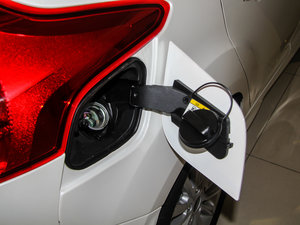 2015Ɏ EcoBoost 180 Ԅ(dng)\(yn)(dng) (x)(ji)^